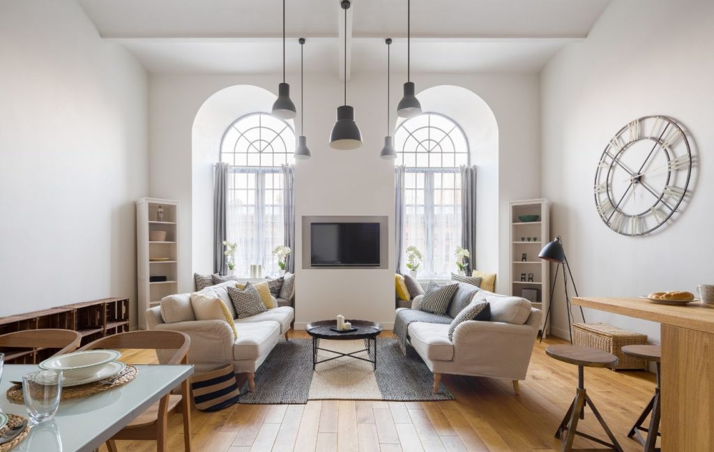 Modern Large Wall Decor Ideas for Living Room: Big Clock