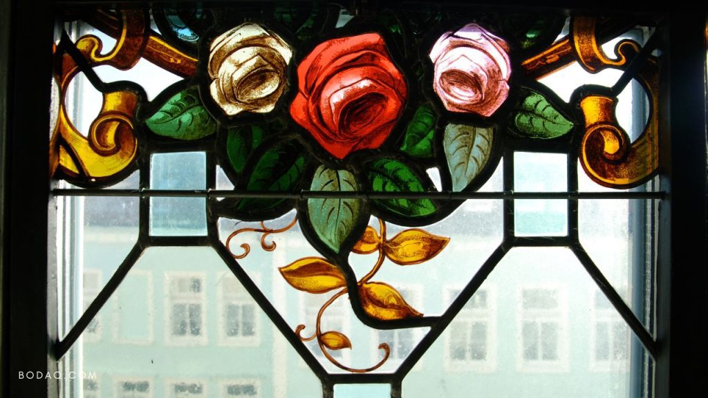 Design Trends 2024: Crafting Elegance in Every Detail 10 Stained Windows